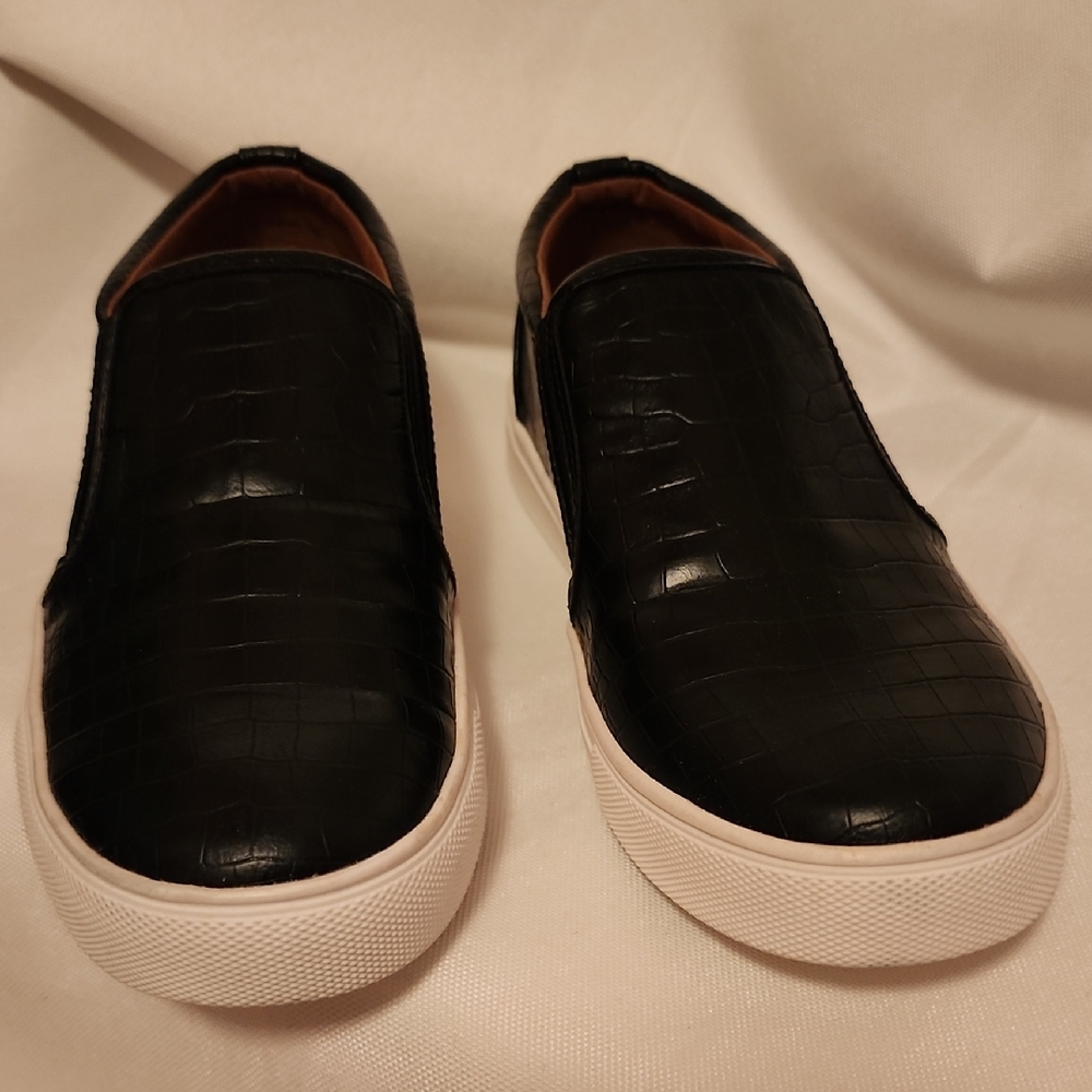 Women's Black Slip-On Shoes